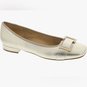 Vaneli Sanita Platino Gold Women's comfort ballet Flats with Buckle Detail NWT 8